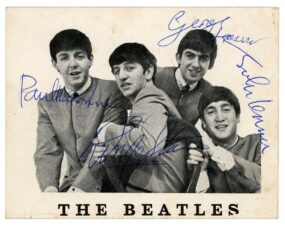pc6 THE OFFICIAL BEATLES FAN CLUB CARD Front